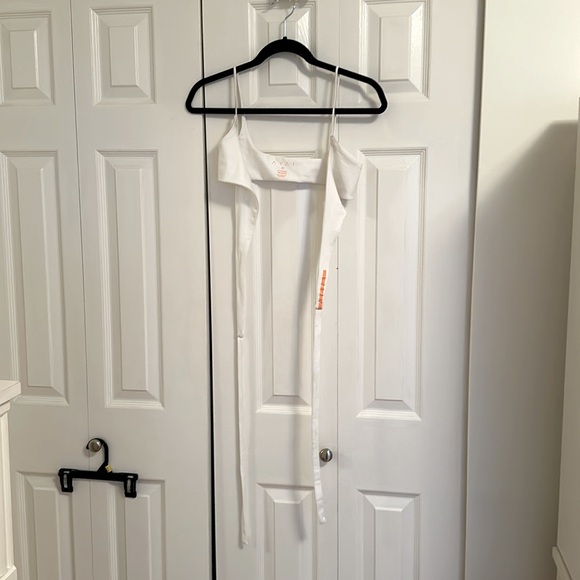 ARE YOU AM I white extra small Tie spaghetti strap tank top. - Picture 5 of 6